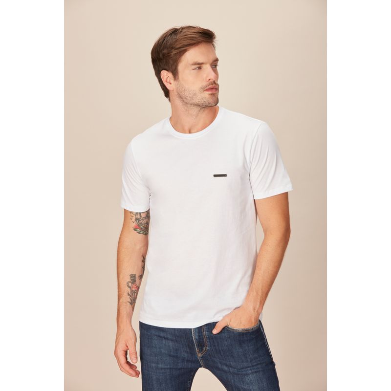 Camiseta-Masculina-Casual-Detalhe-Aplicacao-Acostamento-Branca