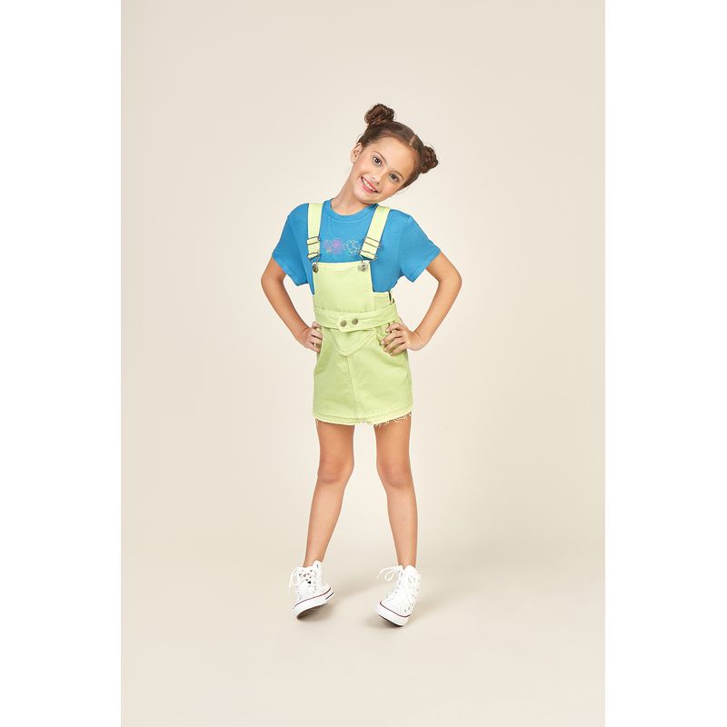 Salopete-Jeans-Young-Menina-Acostamento