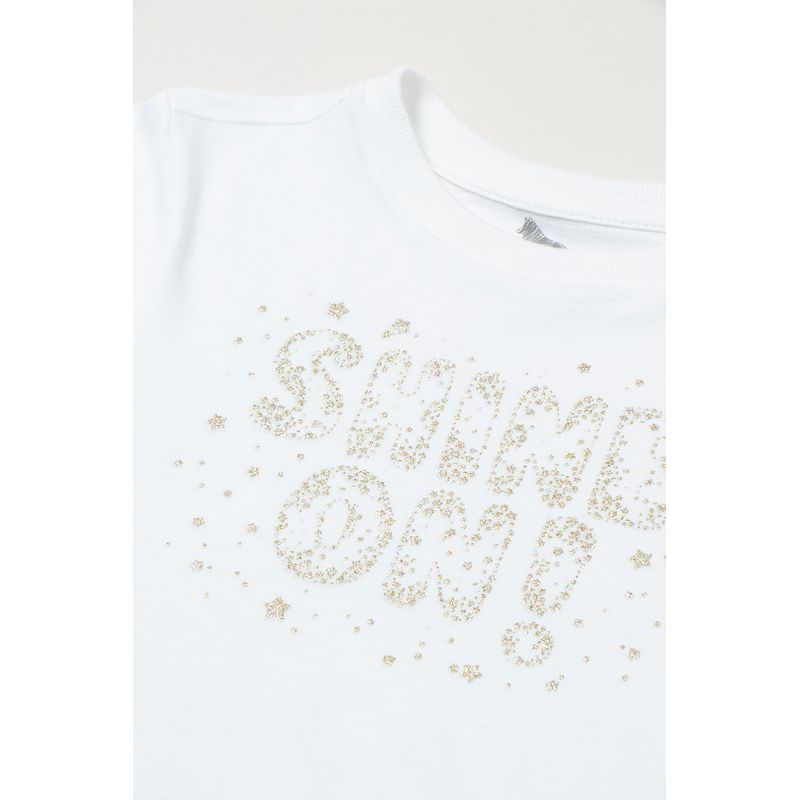 T-Shirt-Shine-On-Young-Menina-Acostamento