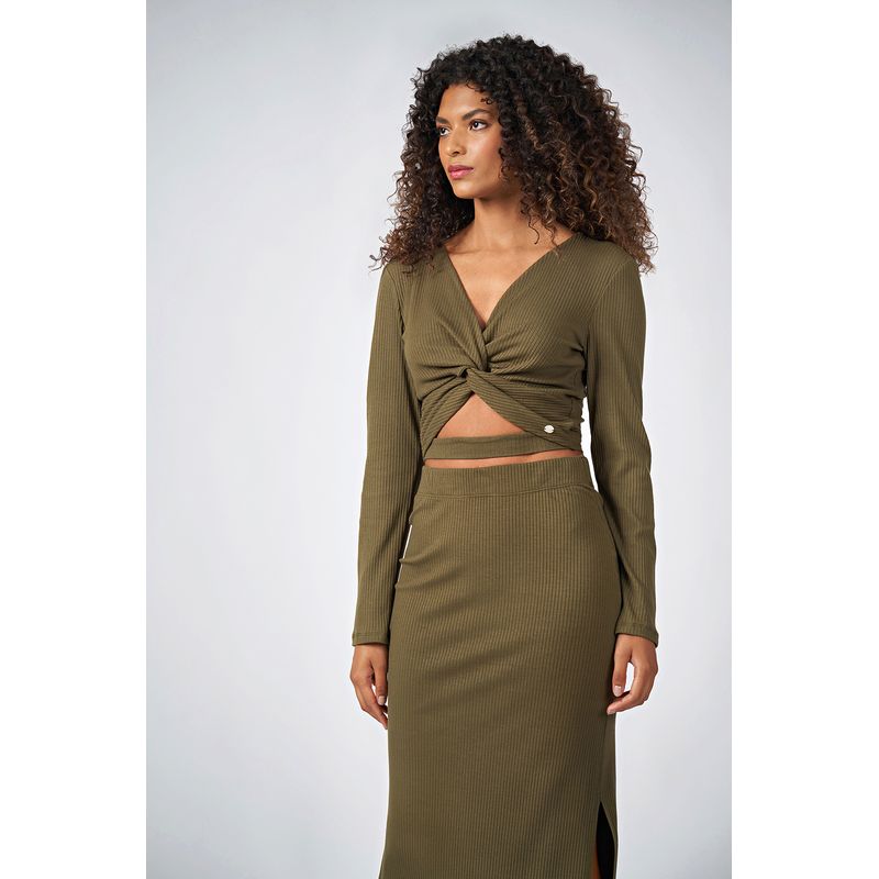 Blusa-Busto-Torcido-Feminina-Acostamento
