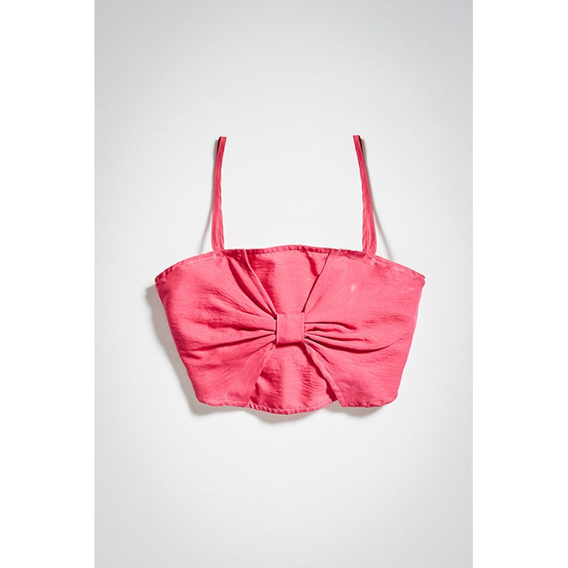 Top-Young-Menina-Com-Laco-Acostamento