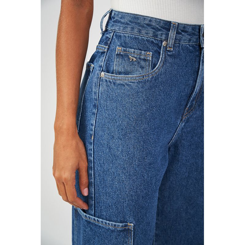 Calca-Jeans-Straight-Bolso-Lateral-Feminina-Acostamento
