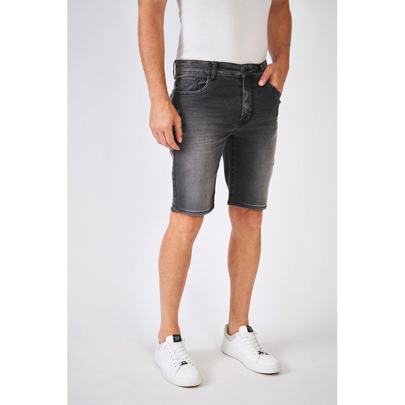 Bermuda-Jeans-Leves-Puidos-Masculina-Acostamento-