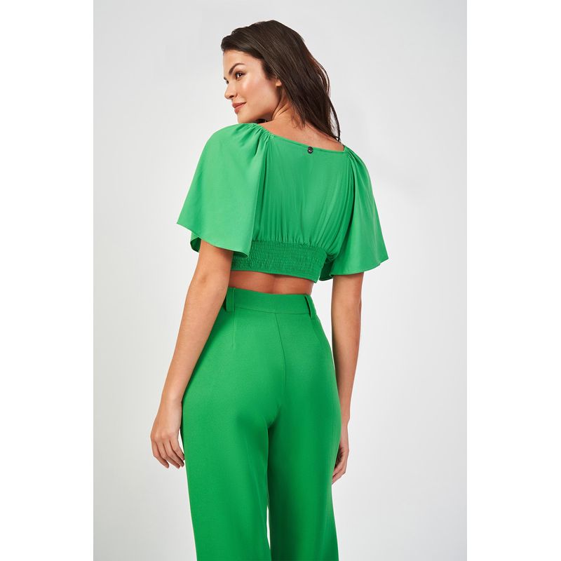 Blusa-Decote-Profundo-Feminina-Acostamento