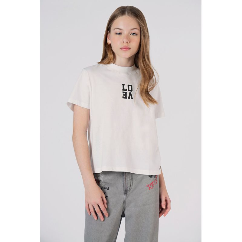 T-Shirt-Love-Young-Menina-Acostamento