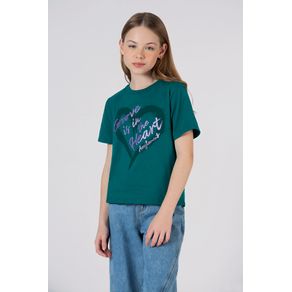 T-Shirt-Heart-Young-Menina-Acostamento