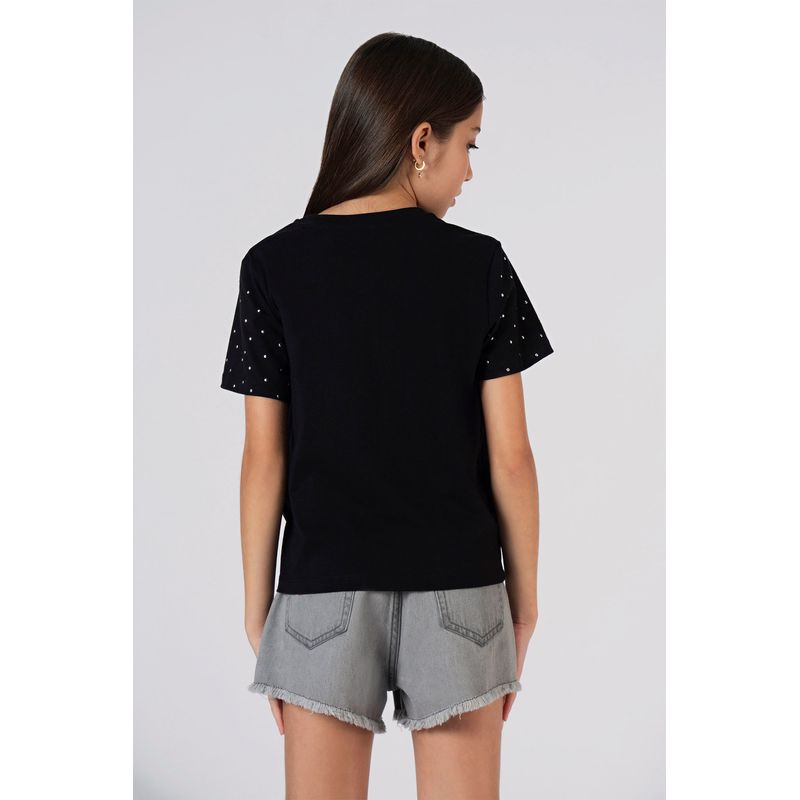 T-Shirt-Heart-Lettering-Young-Menina-Acostamento