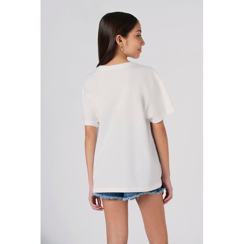 T-Shirt-Be-Kind-Young-Menina-Acostamento