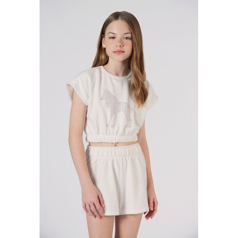 Blusa Fluffy Young Menina Acostamento