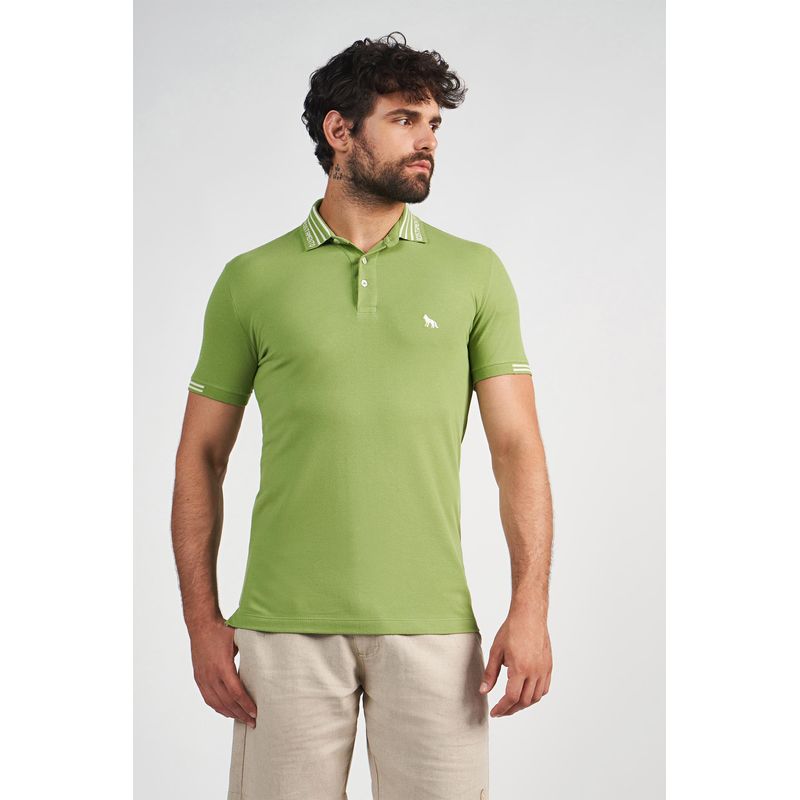 Polo-Detalhe-Gola-Masculina-Acostamento