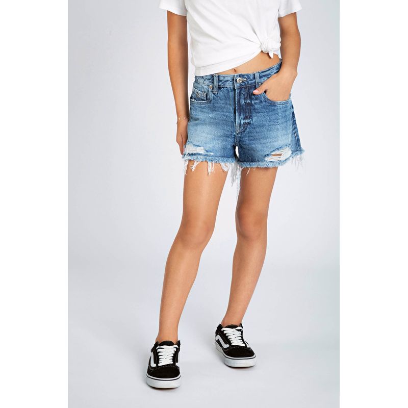 Short-Jeans-Destroyed-Young-Menina-Acostamento