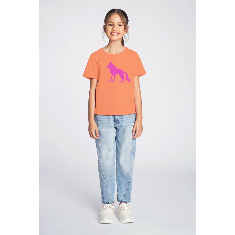 T-Shirt-Lobo-Colorido-Young-Menina-Acostamento