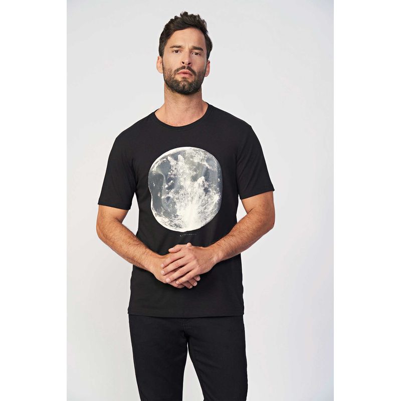 Camiseta-The-Moon-Masculina-Acostamento