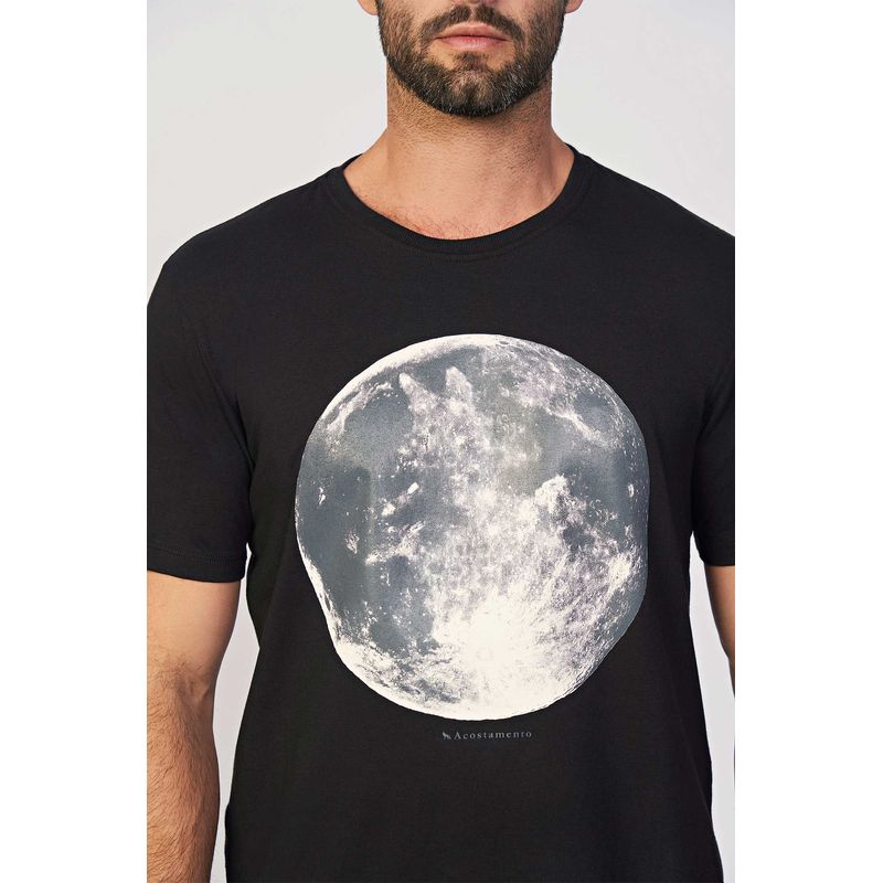 Camiseta-The-Moon-Masculina-Acostamento