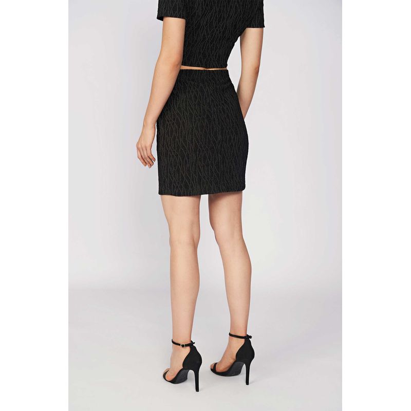Saia-Black-Nervura-Feminina-Acostamento