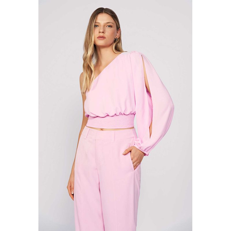 Blusa-Assimetrica-Manga-Unica-Feminina-Acostamento