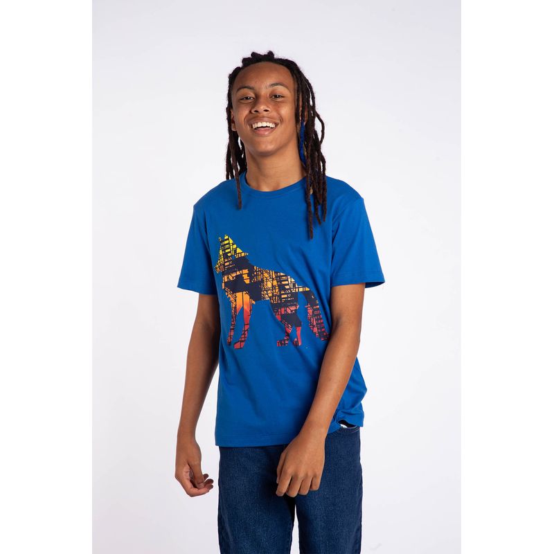 Camiseta-Lobo-Colorido-Young-Menino-Acostamento