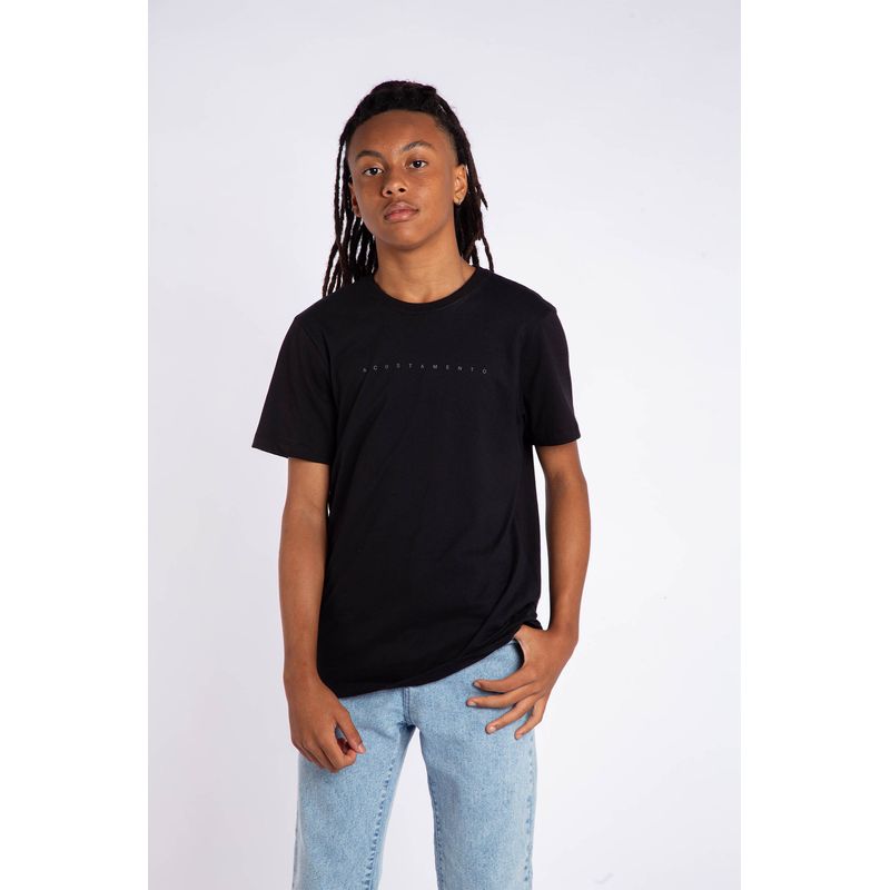 Camiseta-com-Lettering-Young-Menino-Acostamento