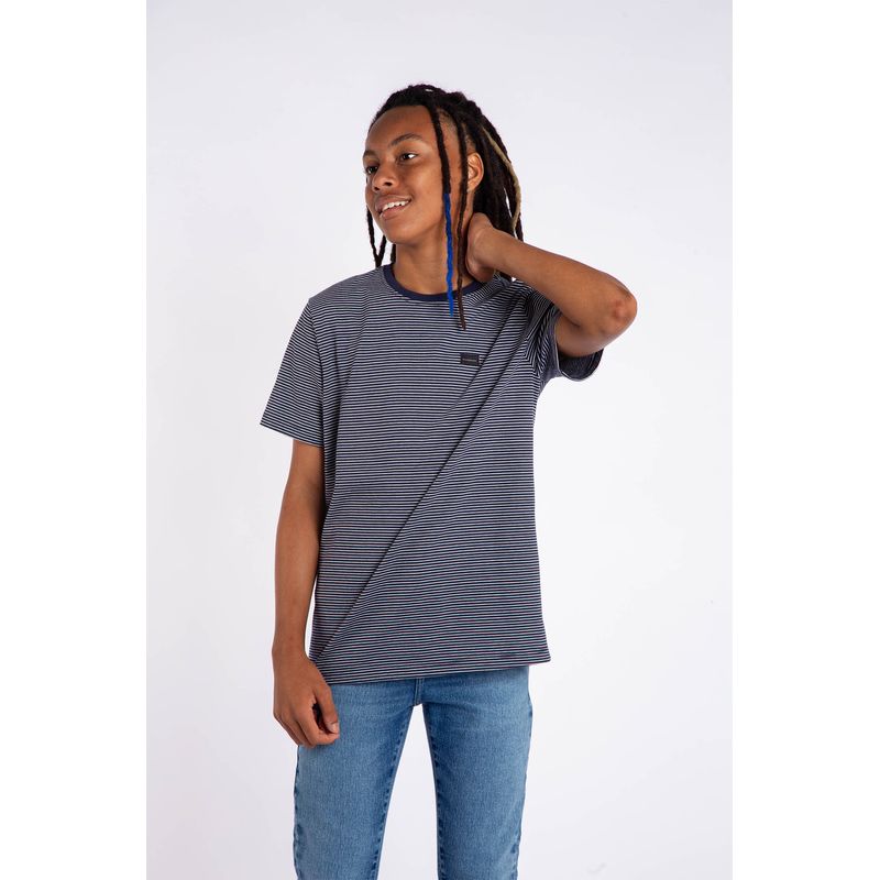 Camiseta-Listras-Young-Menino-Acostamento