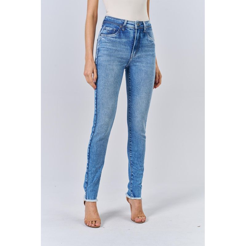 Calca-Jeans-Skinny-Barra-Desfiada-Feminina-Acostamento