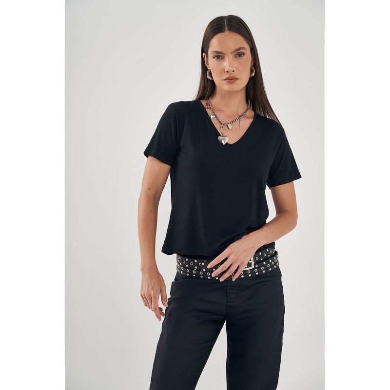 T-Shirt-Decote-V-Basic-Feminina-Inblanche