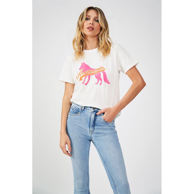 T-Shirt-Lobo-Alpha-Feminina-Acostamento