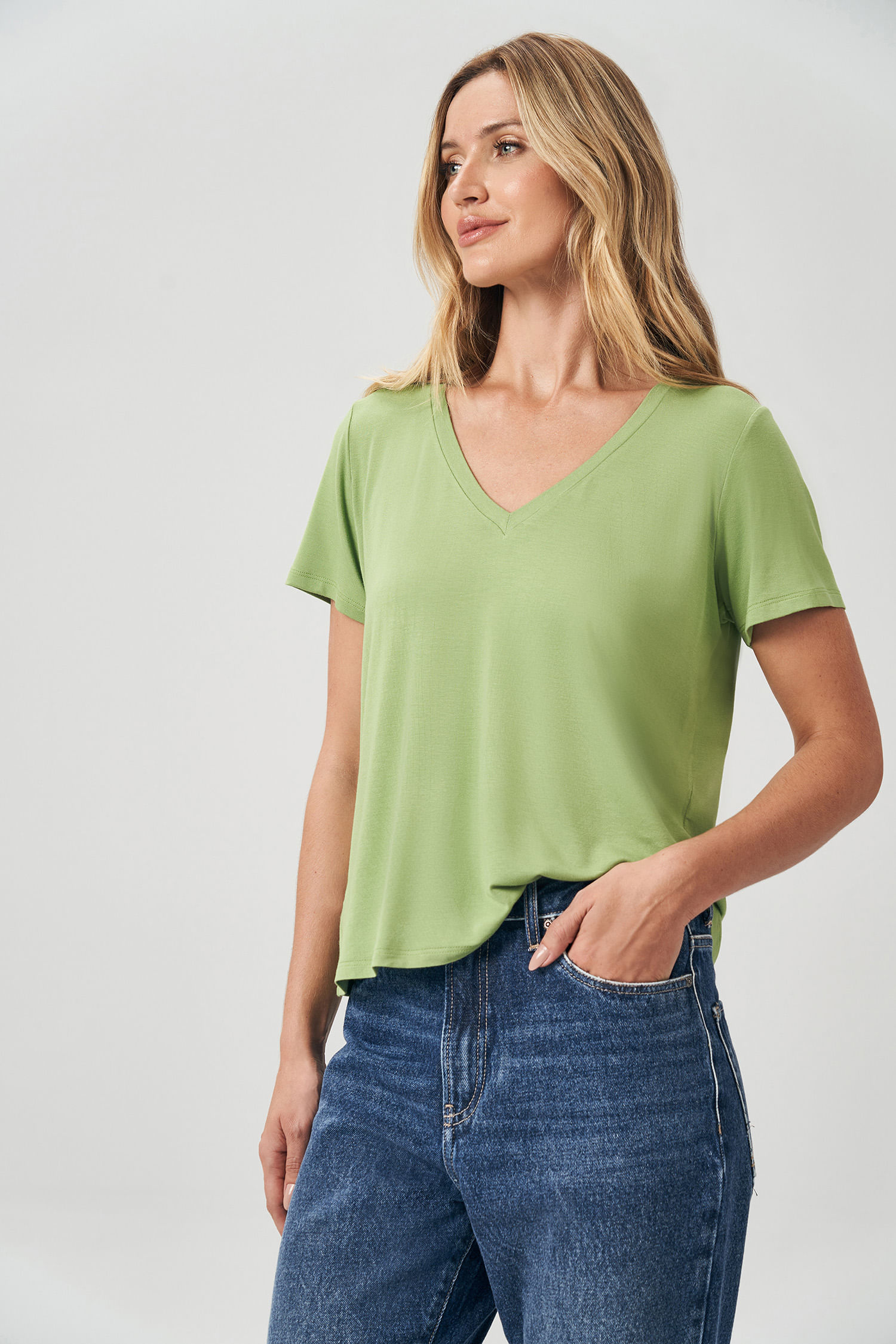 T-Shirt Essential Gola V Feminina Acostamento