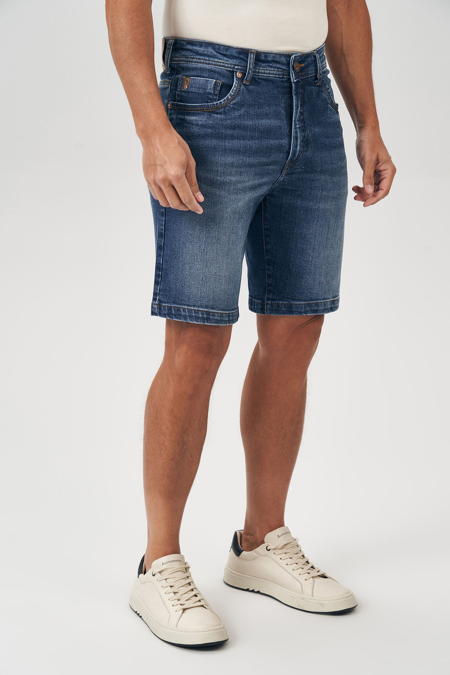 Bermuda Jeans Masculina Acostamento