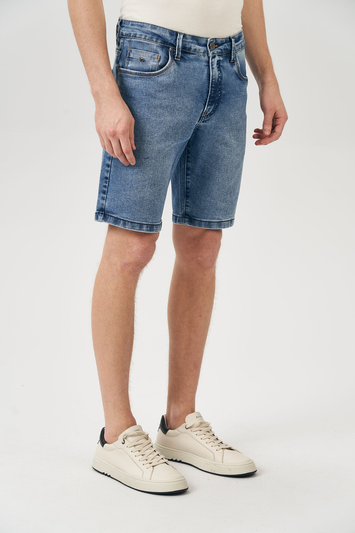 Bermuda Jeans Claro Masculina Acostamento