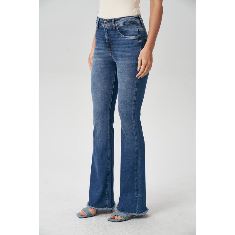 Calca-Jeans-Flare-Barra-Desfiada-Feminina-Acostamento