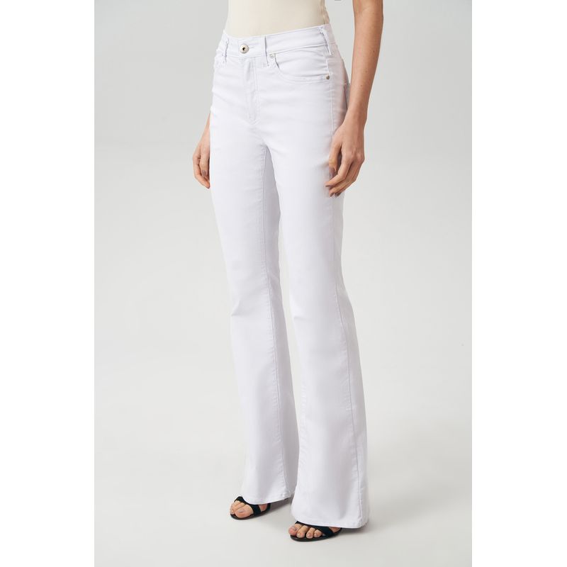 Calca-Sarja-Flare-Feminina-Acostamento