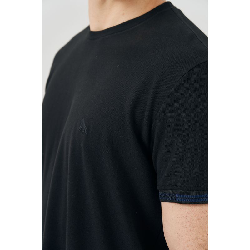 Camiseta-Punho-Lettering-Masculina-Acostamento