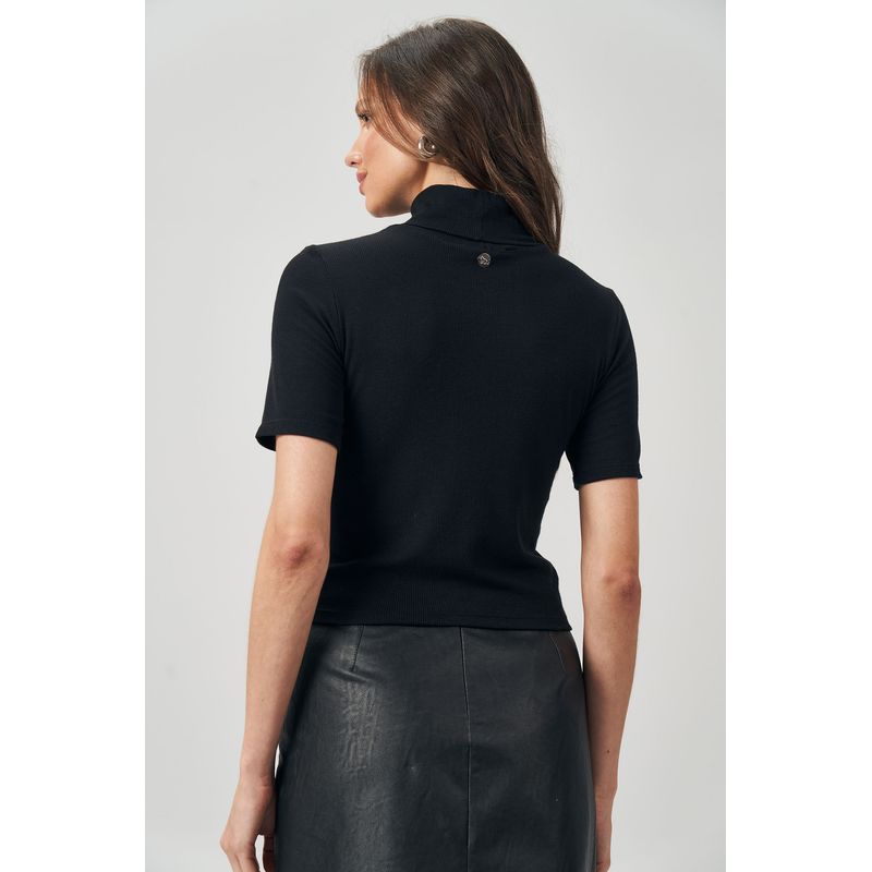 Blusa-Canelada-Gola-Alta-Feminina-Acostamento