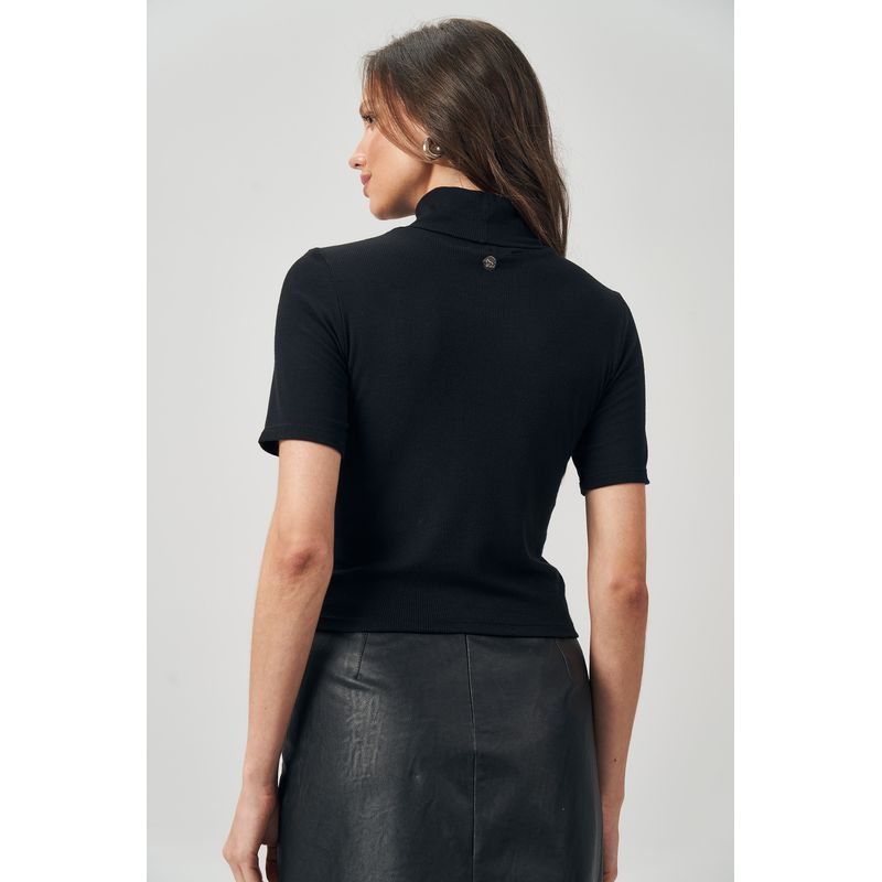 Blusa-Canelada-Gola-Alta-Feminina-Acostamento