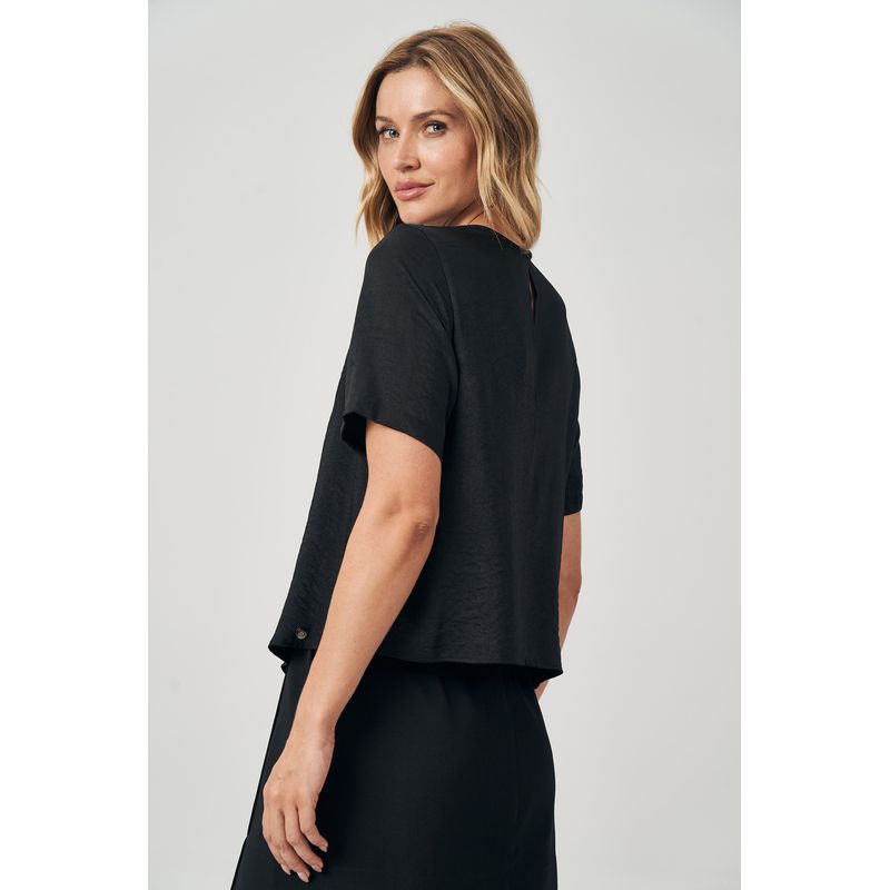 Blusa-Detalhe-Gola-Feminina-Acostamento