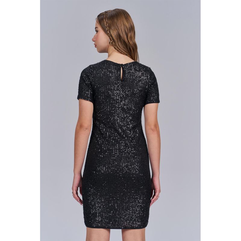 Vestido-Paete-Young-Menina-Acostamento