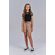 Short-Lettering-Young-Menina-Acostamento