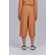 Bermuda-Fashion-Young-Menina-Acostamento