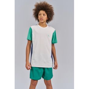 Camiseta-Colors-Young-Menino-Acostamento Camiseta-Colors-Young-Menino-Acostamento