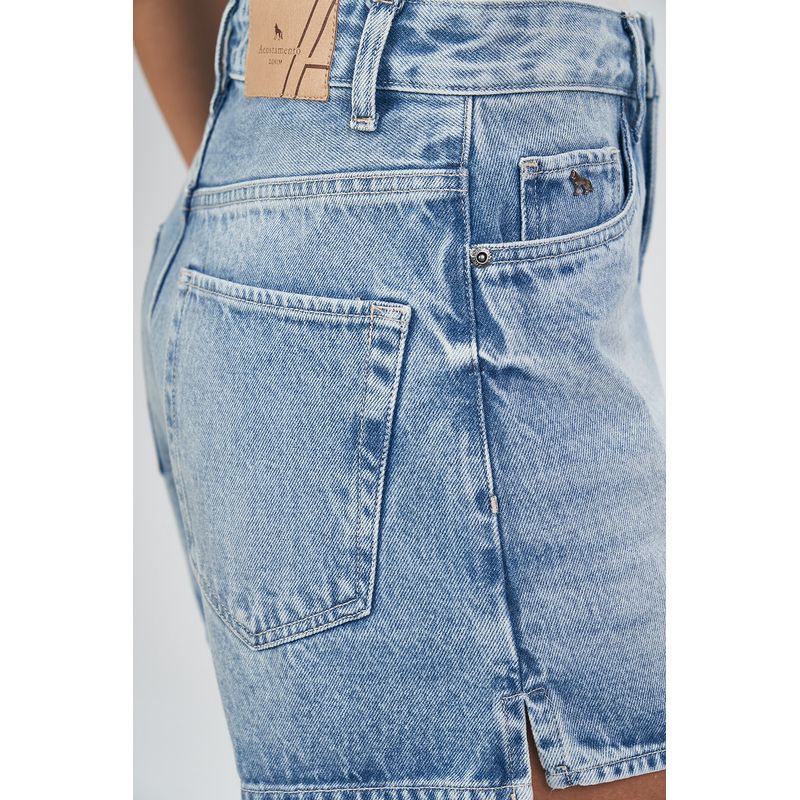 Short-Jeans-Classic-Com-Recorte-Feminino-Acostamento