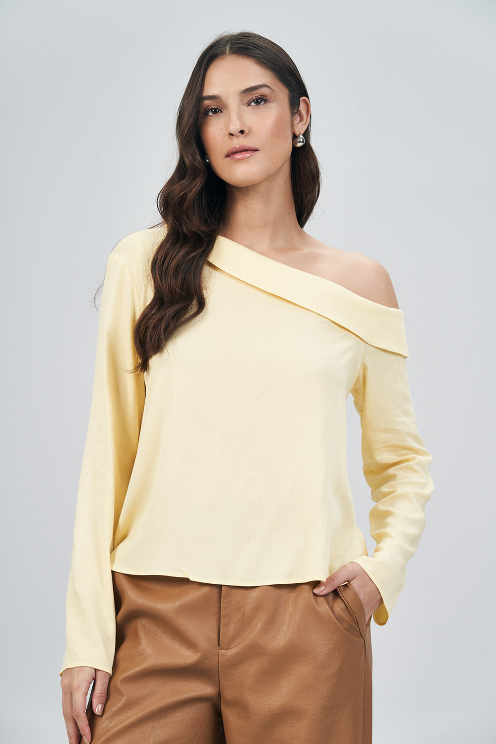 Blusa Ombro Único Feminina  Acostamento