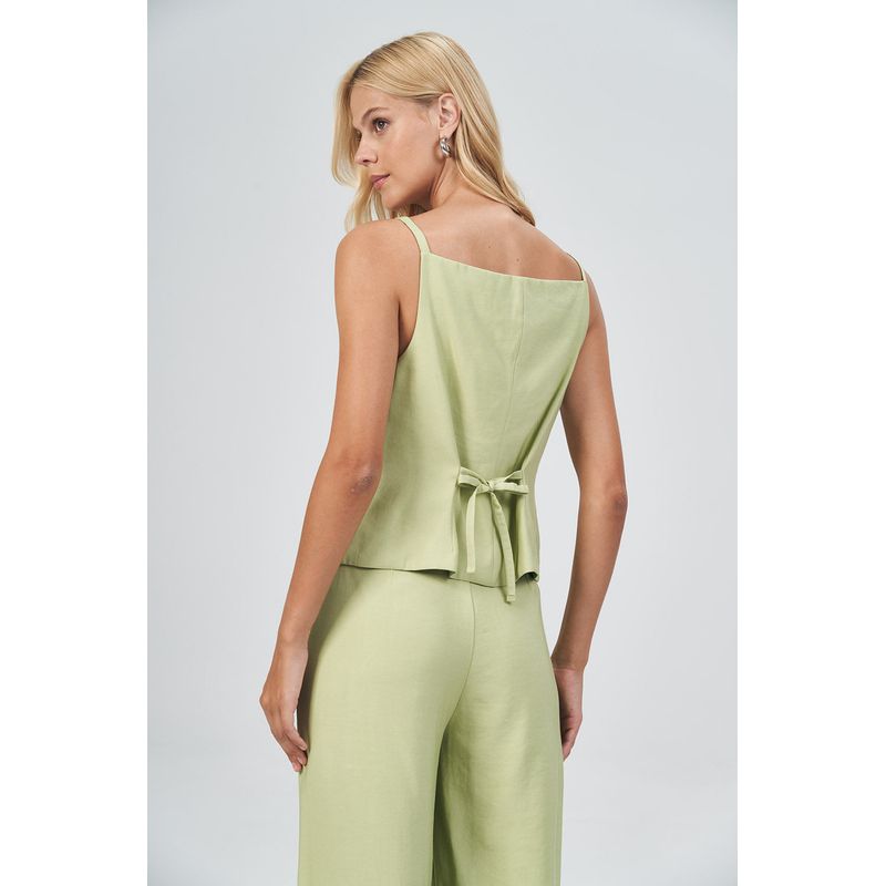 Blusa-Botoes-Com-Fenda-Frontal-Feminina-Acostamento