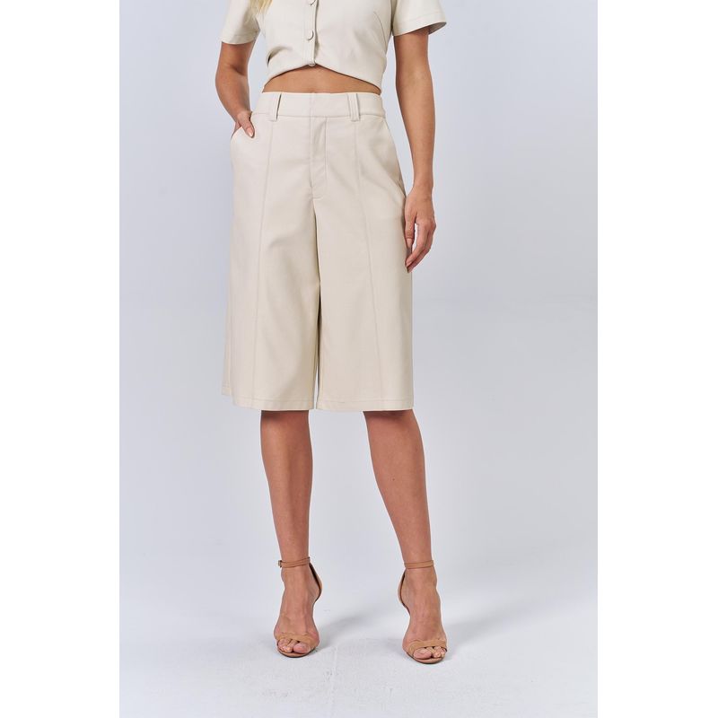 Bermuda-PU-Recortes-Feminina-Acostamento