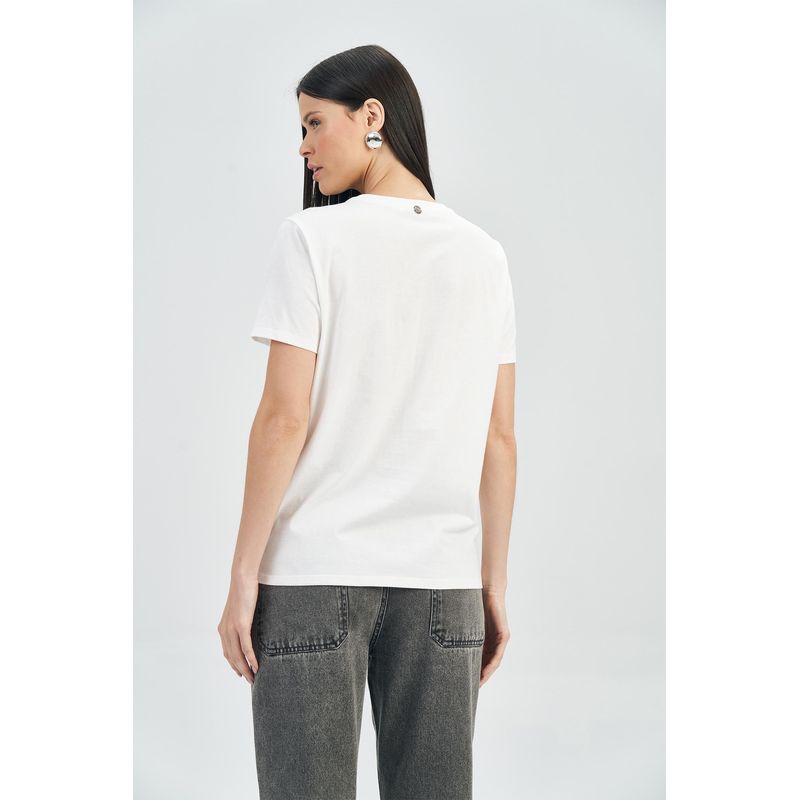 T-Shirt-com-Aplicacao-Feminina-Acostamento