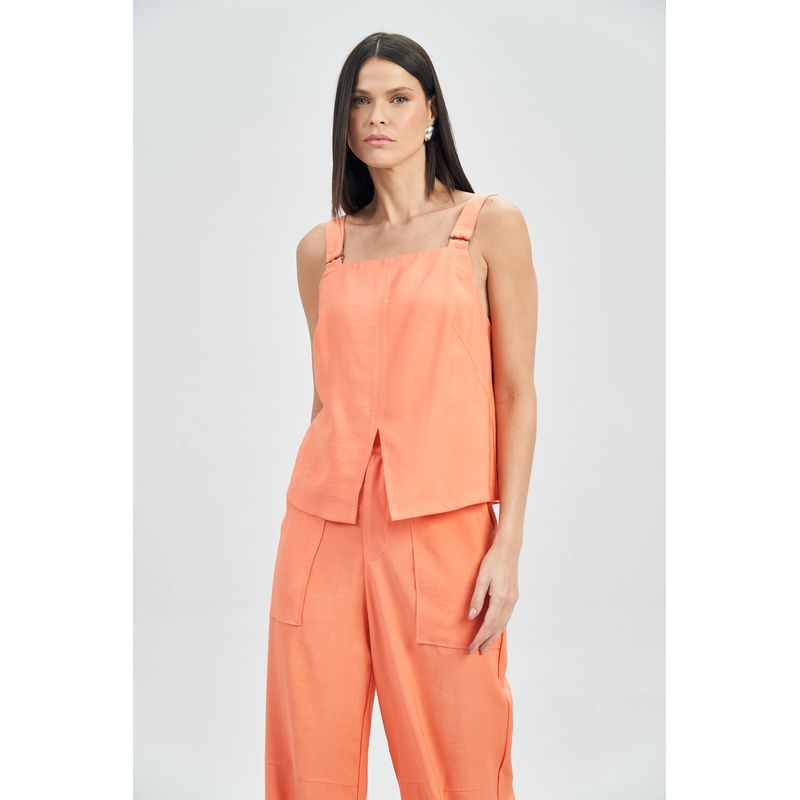 Blusa-Fluida-com-Fenda-Feminina-Acostamento