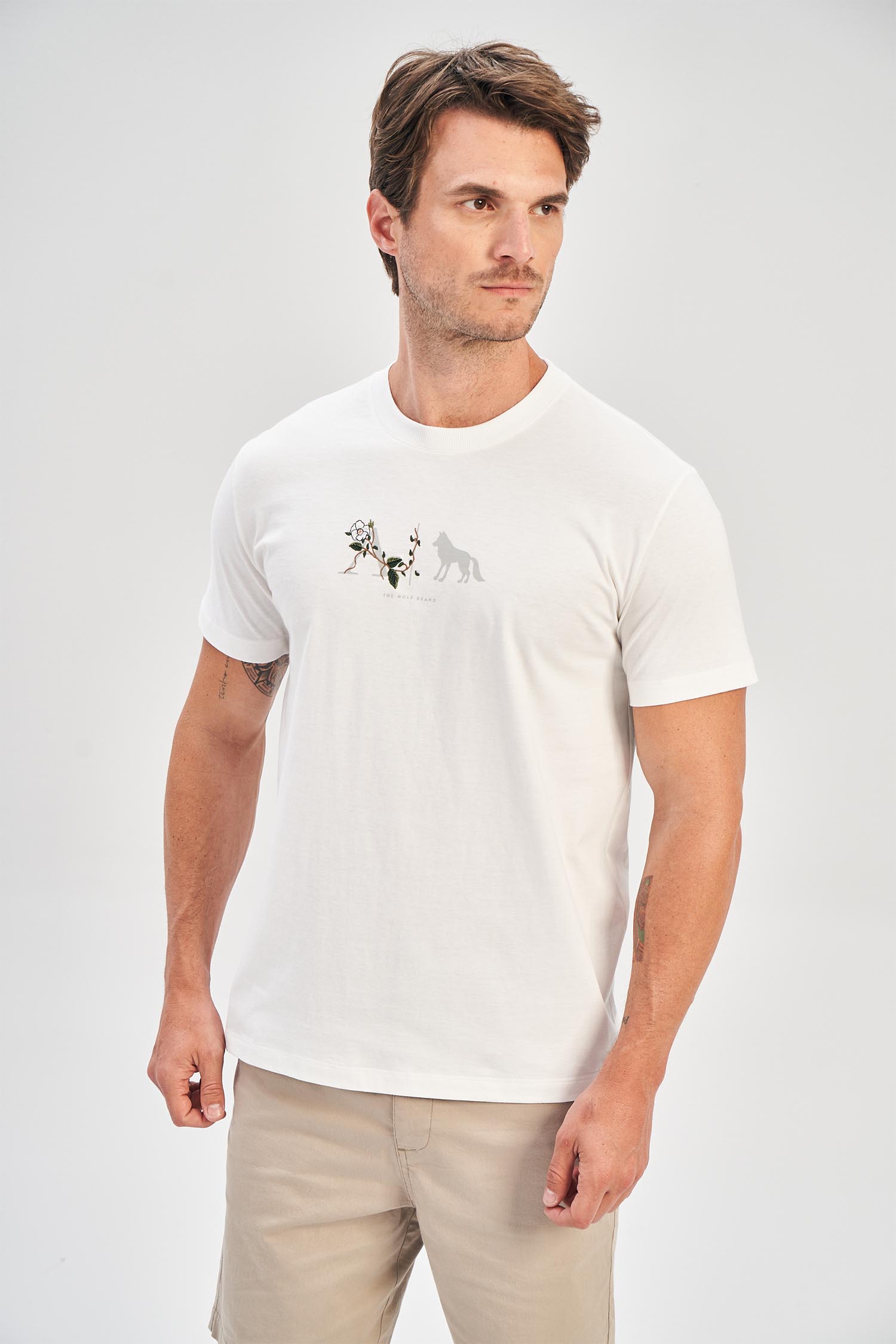 Camiseta Bordado Flor Masculina Acostamento