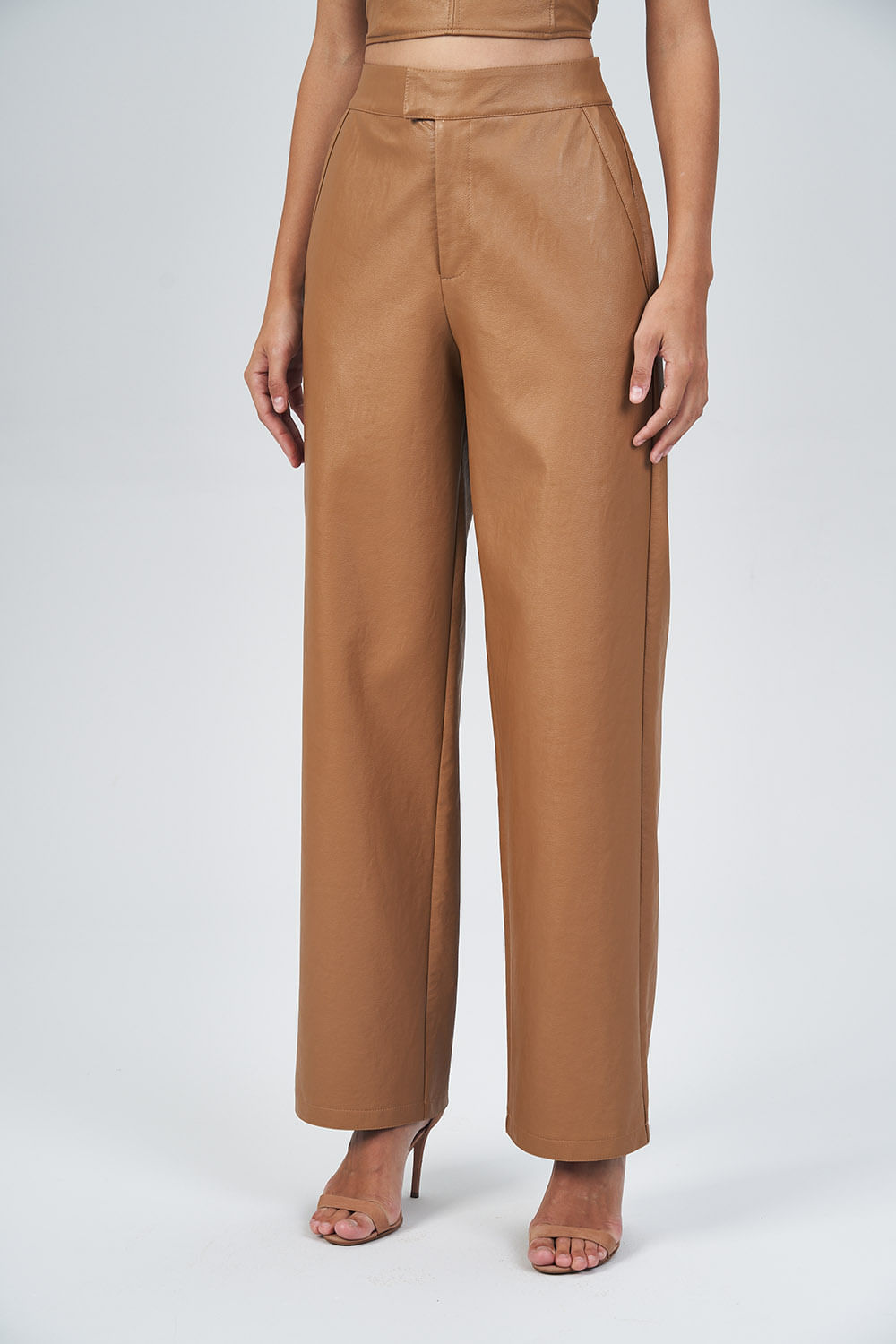 Calça Reta PU Feminina Acostamento