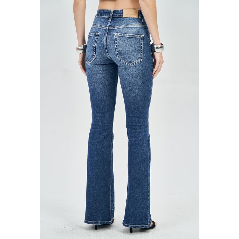 Calca-Jeans-Flare-Aplicacao-Feminina-Acostamento