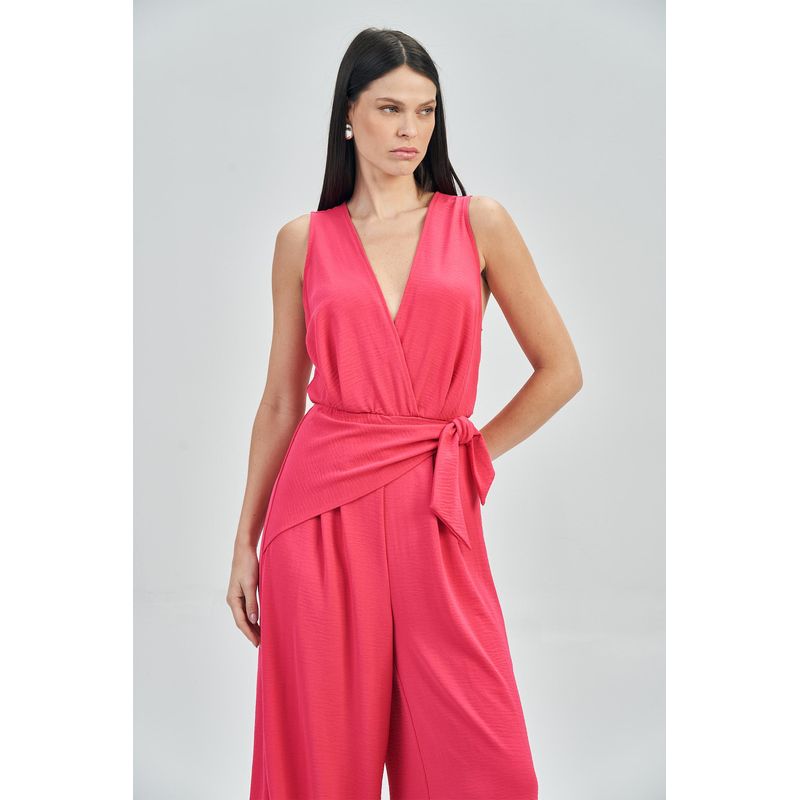 Macacao-Fluido-No-Feminino-Acostamento