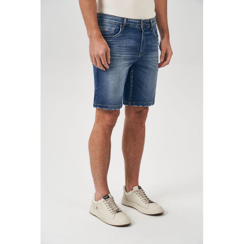 Bermuda-Jeans-Demarcada-Masculina-Acostamento